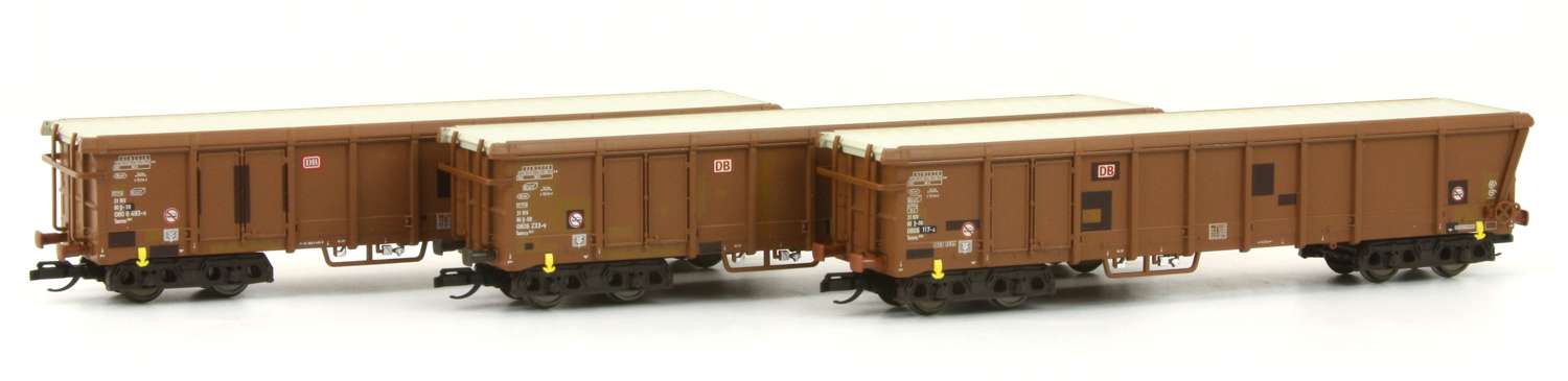 Güterwagenset  DB AG, bestehend aus drei Rolldachwagen Tamns 893