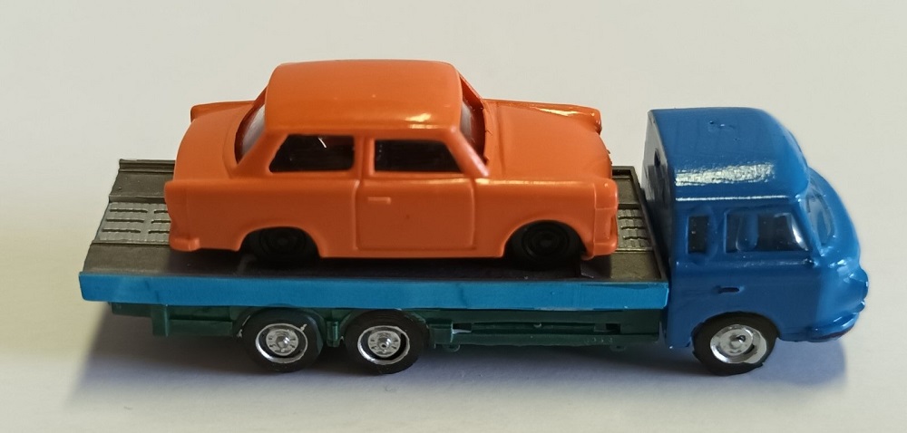 Barkas autómentő kék